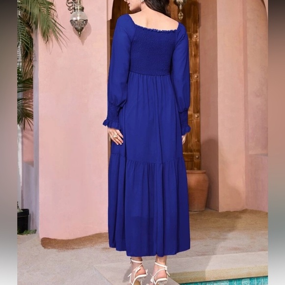 Elegant Blue Long Sleeve Dress - Picture 3 of 3